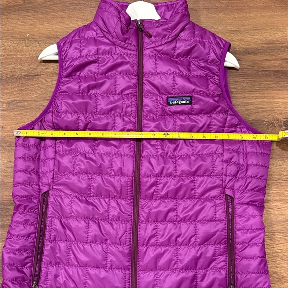 Women’s Patagonia Nano Puff Vest - Picture 6 of 7